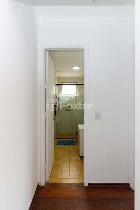 Image 5 - 949914