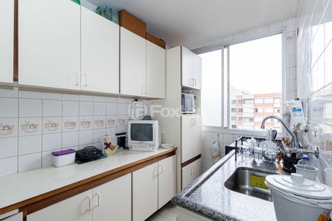 Image 32 - 950008