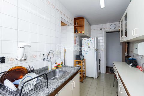 Image 30 - 950008