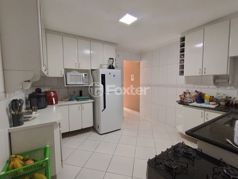 Image 4 - 950697