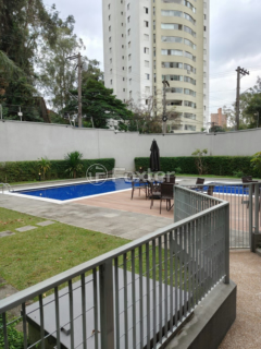Image 15 - 951680