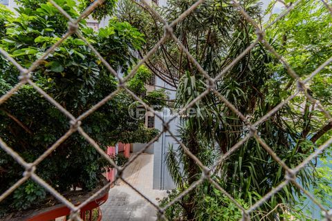 Image 16 - 951731