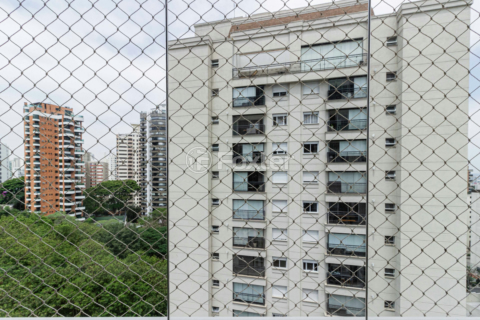 Image 16 - 952023