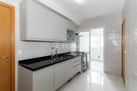 Image 30 - 952023