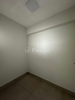 Image 21 - 952292