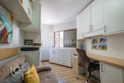 Image 33 - 953140