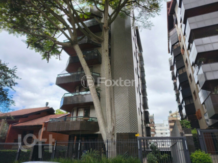 Image 32 - 953179