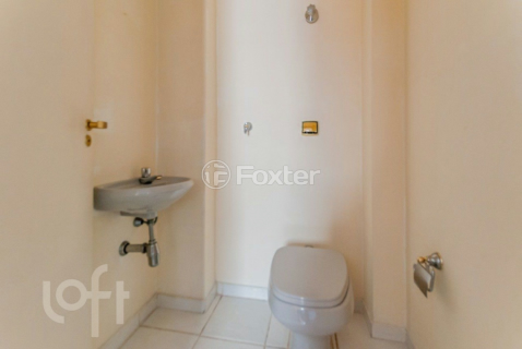 Image 35 - 953332