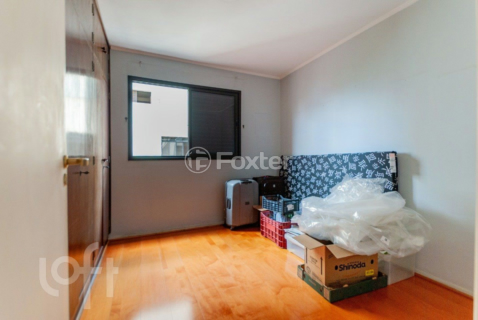 Image 31 - 953332