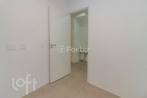 Image 21 - 953646