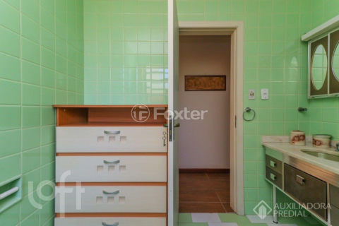 Image 36 - 953700