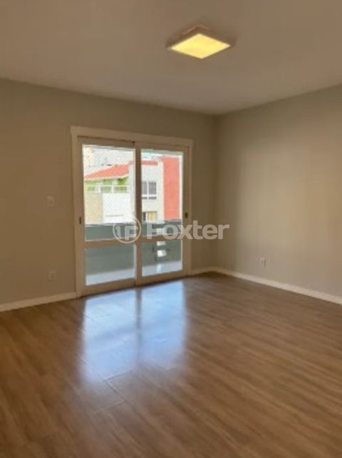 Image 3 - 953748