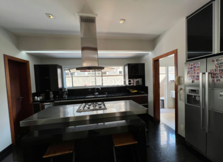 Image 31 - 953932