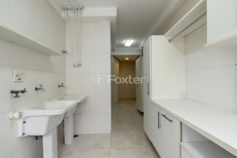 Image 32 - 953951