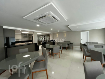 Image 21 - 954018