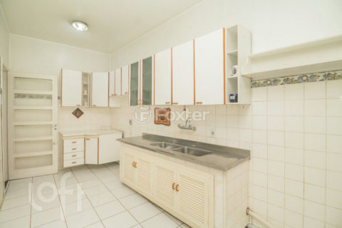 Image 4 - 954881
