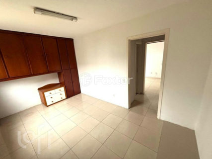 Image 32 - 955844