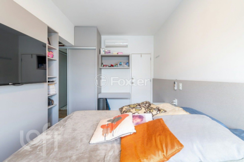 Image 8 - 955857