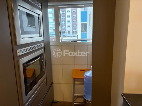 Image 8 - 956033