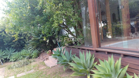 Image 5 - 956058
