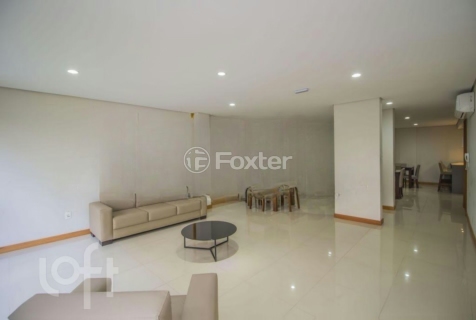 Image 32 - 956093
