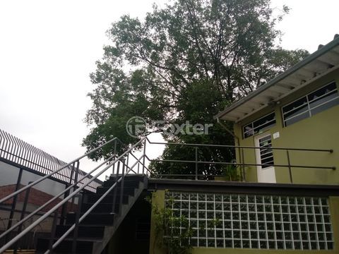 Image 4 - 956305