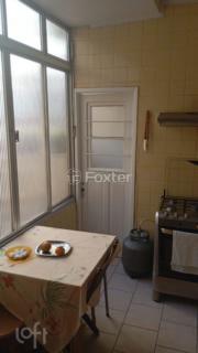 Image 4 - 956328