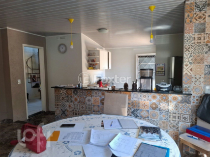 Image 5 - 956346