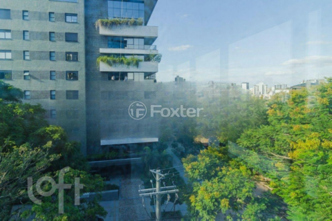 Image 29 - 956358