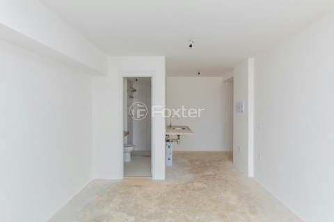 Image 8 - 956632
