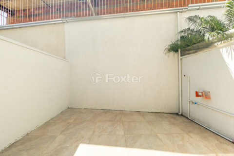 Image 31 - 956735