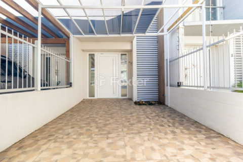 Image 33 - 956735