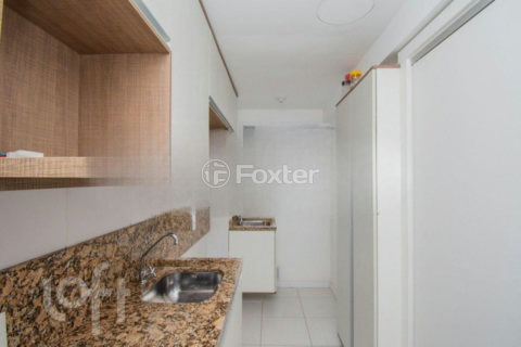Image 4 - 956857