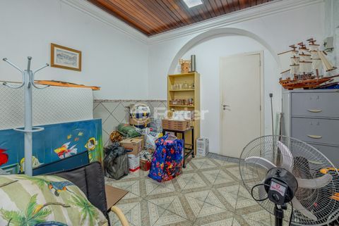 Image 20 - 956944
