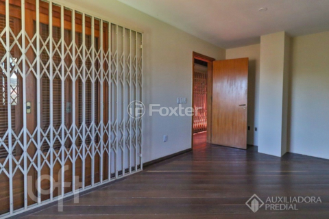 Image 33 - 957004