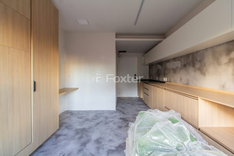Image 9 - 957092