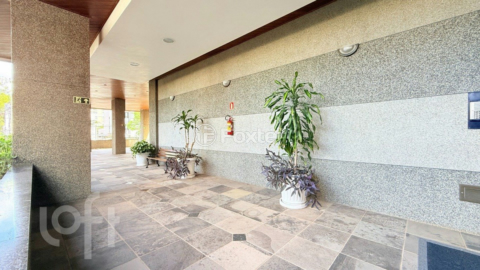 Image 29 - 957099