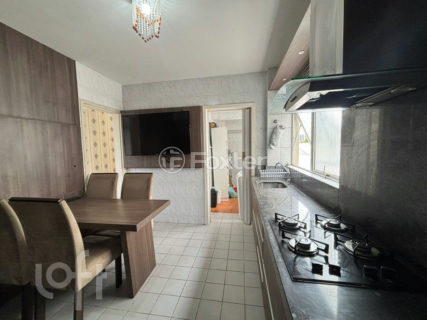 Image 11 - 957385