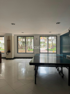 Image 9 - 957407