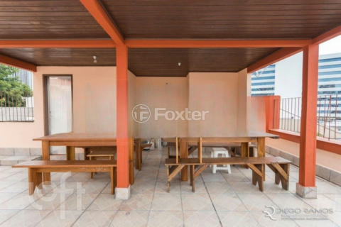 Image 22 - 957578