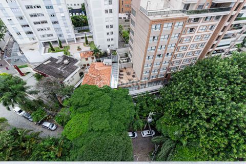Image 22 - 957599