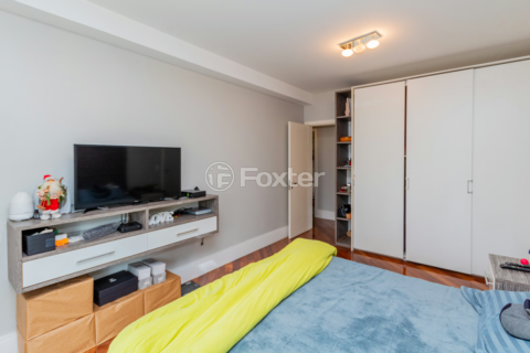Image 33 - 957744