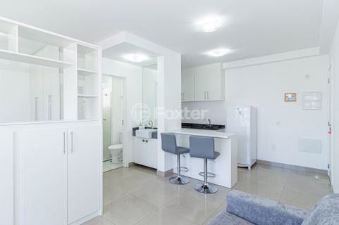 Image 9 - 957796