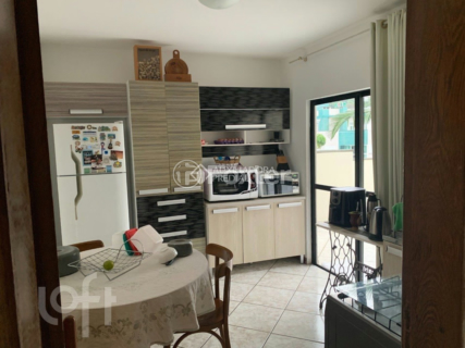 Image 33 - 957873