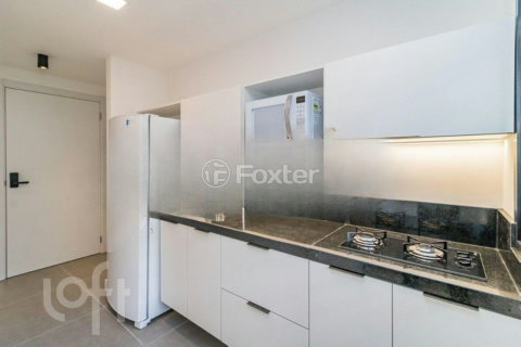 Image 3 - 957999