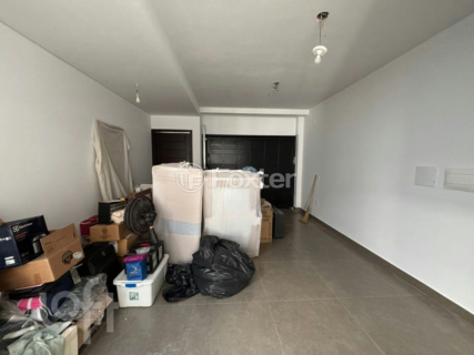 Image 38 - 958006