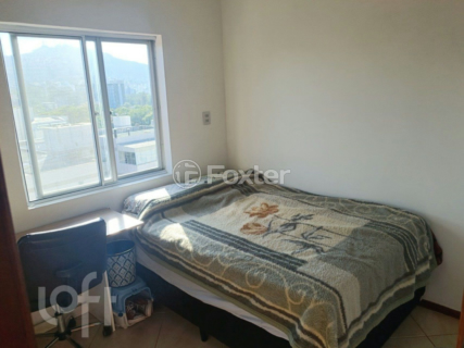 Image 9 - 958379