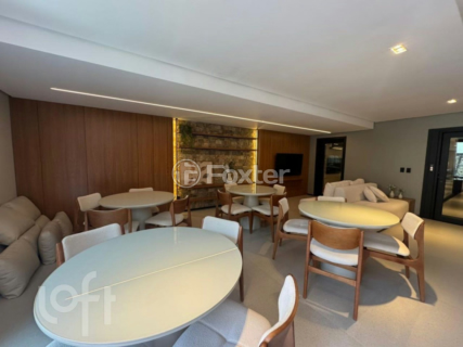 Image 21 - 958446