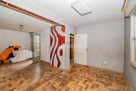 Image 8 - 958600