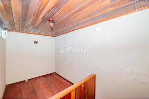 Image 38 - 958600